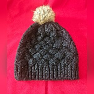 Black Knit Pom-Pom Beanie